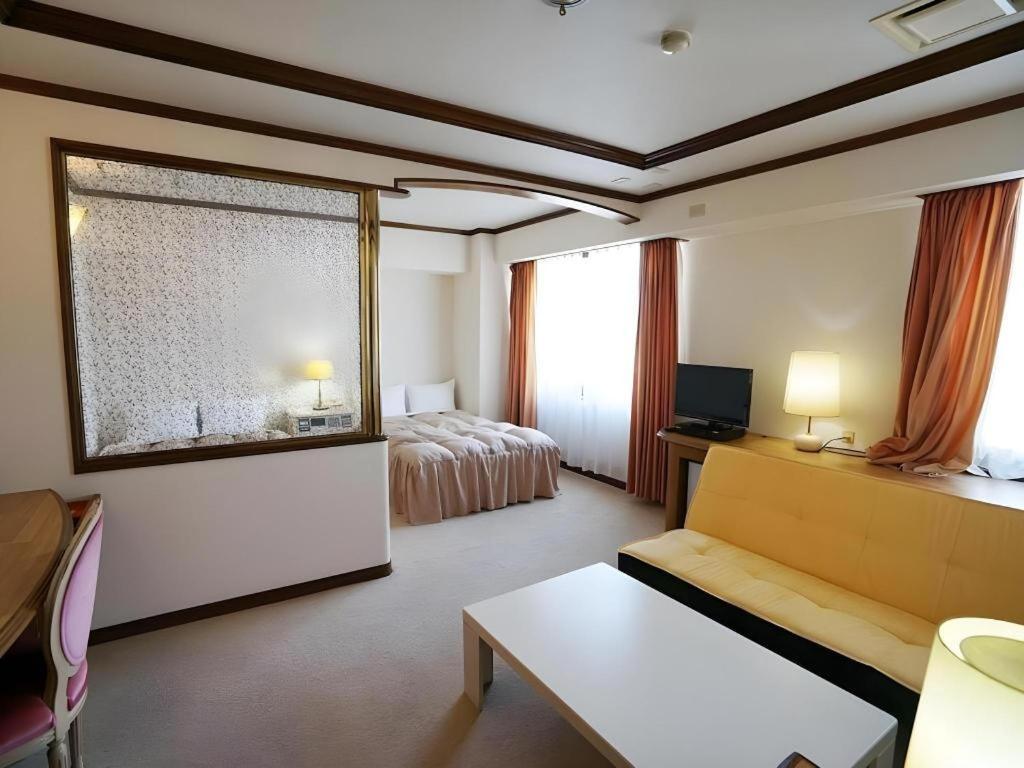 Neyagawa Trend Hotel Osaka Dış mekan fotoğraf