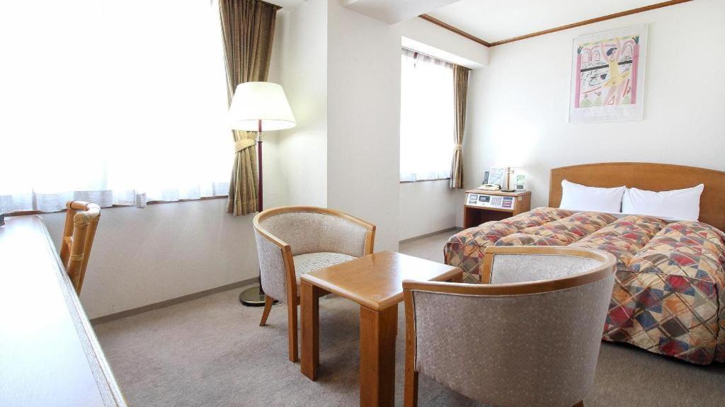 Neyagawa Trend Hotel Osaka Dış mekan fotoğraf